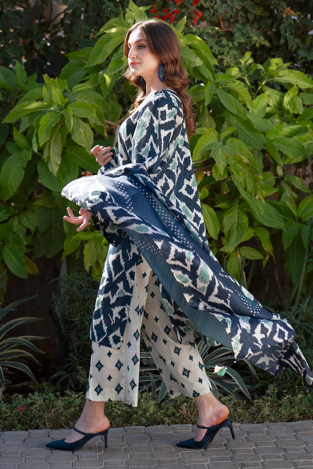 03-Piece Lawn Suit With Embroidery - Ready To Wear